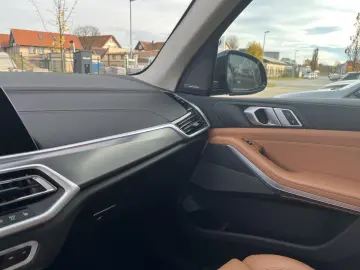 BMW X5 xDrive30d xLine Laser HUD H&K SoftClose