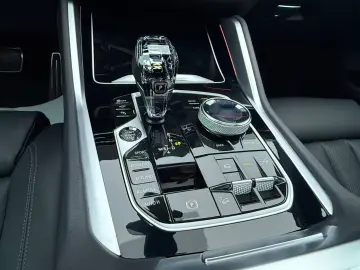 BMW X6 40xd MSPORT INDIVIDUAL 360 ACC HUD SKYLONUNGE