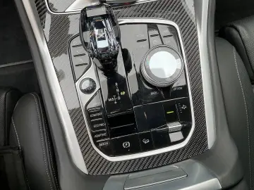 BMW X6 xDrive 40d M Sportpaket AHK HUD Pano Luftfede