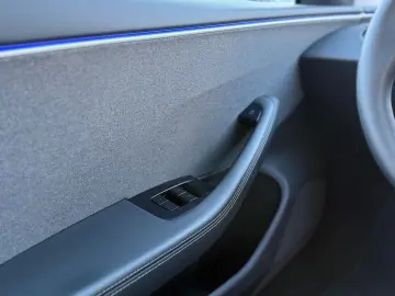 TESLA TESLA MODEL 3 HIGHLAND RWD MWST