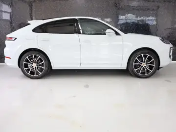 Porsche Cayenne Coupe   CHRONO BOSE PANO