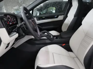 Porsche Cayenne Coupe   CHRONO BOSE PANO