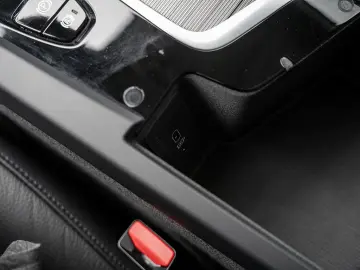 VOLVO XC60 T6 AWD Plus Bright