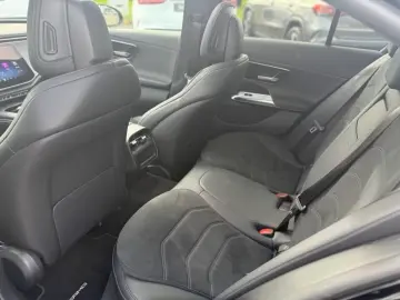 MERCEDES-BENZ E 300 e 4M AMG Sport Night