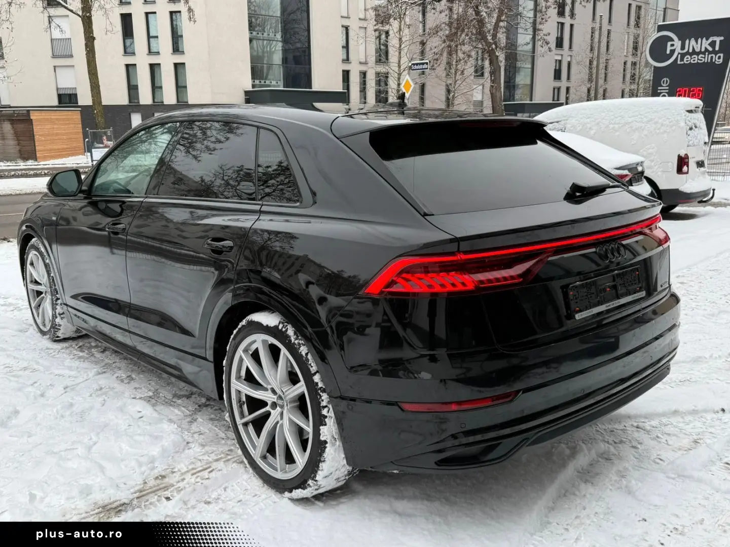 AUDI Q8 55 TFSI S-line  Matrix Raute Stdhz Allradlenk