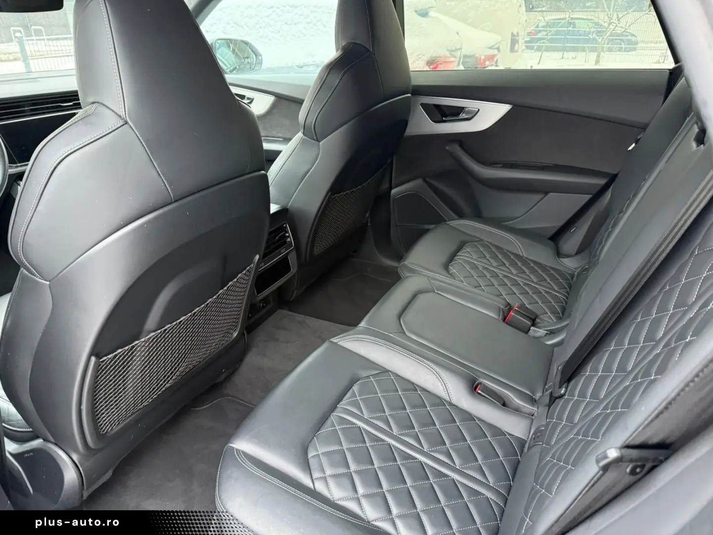 AUDI Q8 55 TFSI S-line  Matrix Raute Stdhz Allradlenk