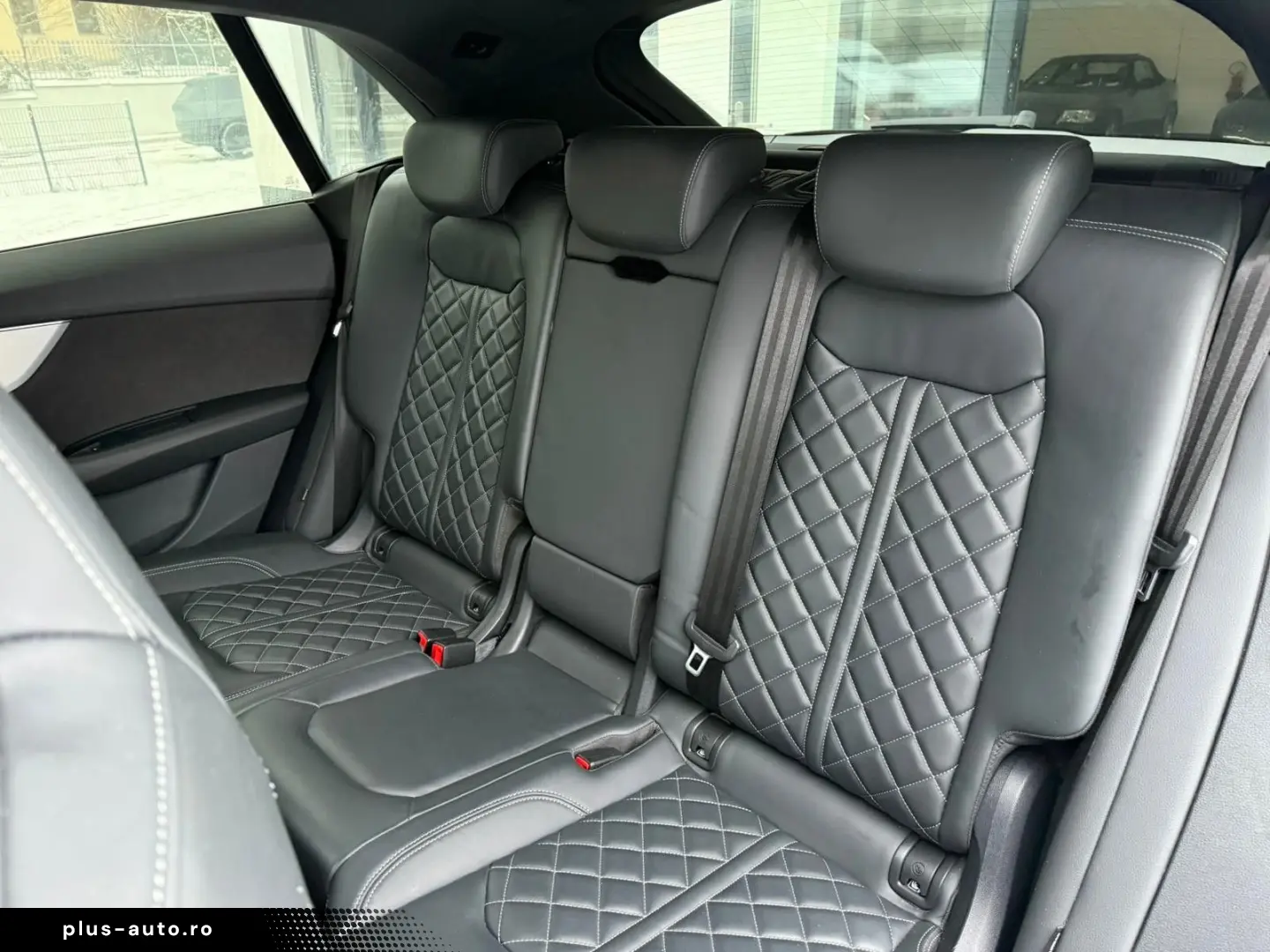 AUDI Q8 55 TFSI S-line  Matrix Raute Stdhz Allradlenk