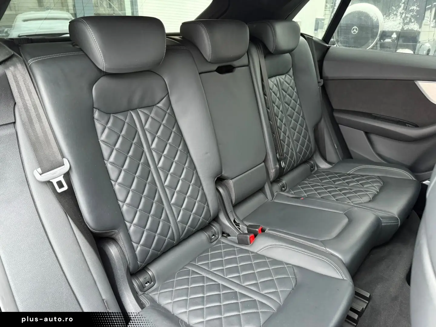 AUDI Q8 55 TFSI S-line  Matrix Raute Stdhz Allradlenk