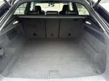 AUDI Q8 55 TFSI S-line  Matrix Raute Stdhz Allradlenk