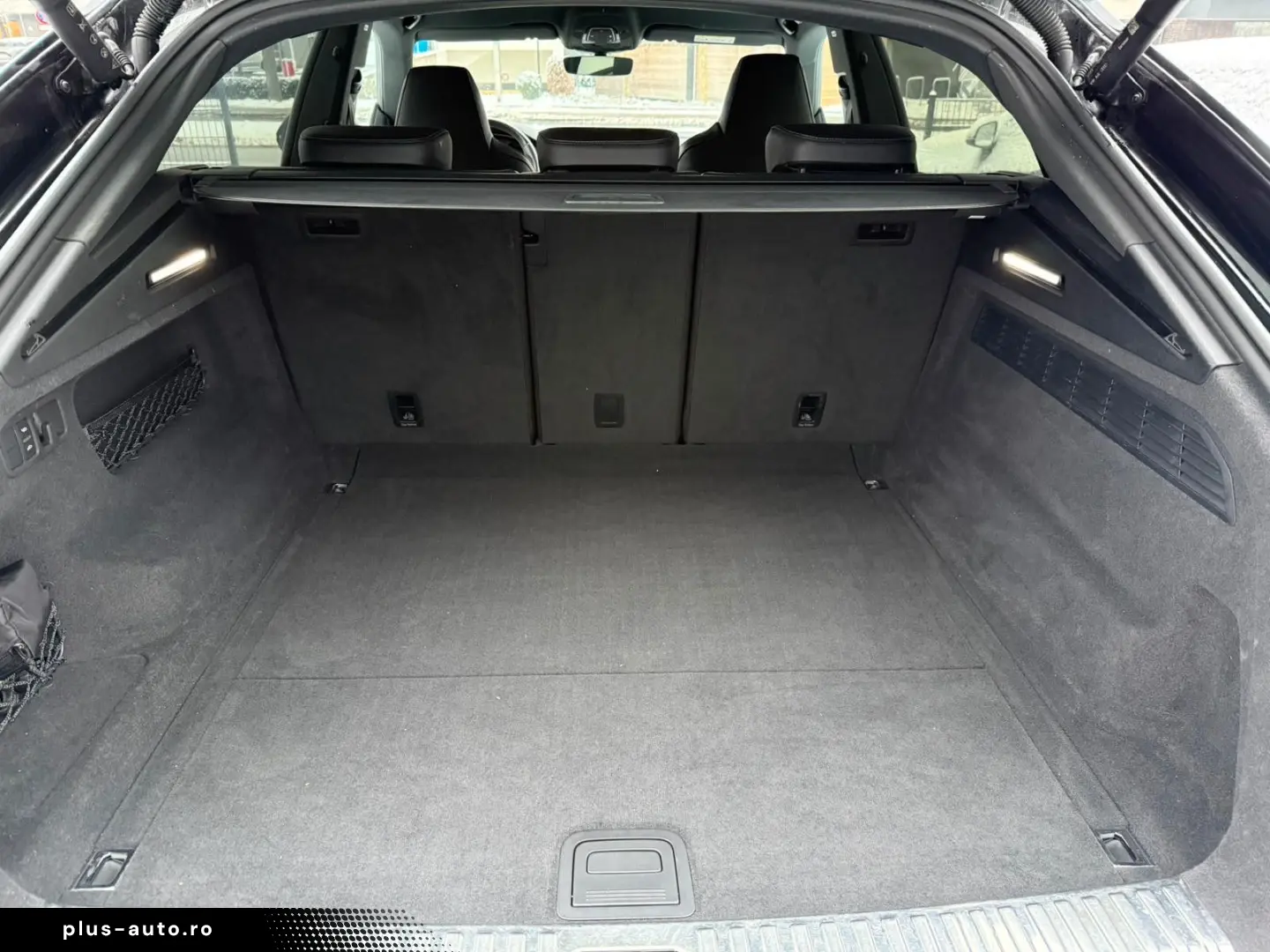 AUDI Q8 55 TFSI S-line  Matrix Raute Stdhz Allradlenk