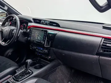TOYOTA Hilux 2.8 D4-D GR Sport