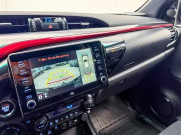 TOYOTA Hilux 2.8 D4-D GR Sport