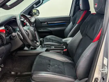 TOYOTA Hilux 2.8 D4-D GR Sport