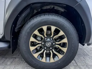 TOYOTA Hilux 2.8 D4-D GR Sport