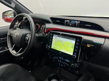 TOYOTA Hilux 2.8 D4-D GR Sport