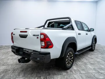 TOYOTA Hilux 2.8 D4-D GR Sport