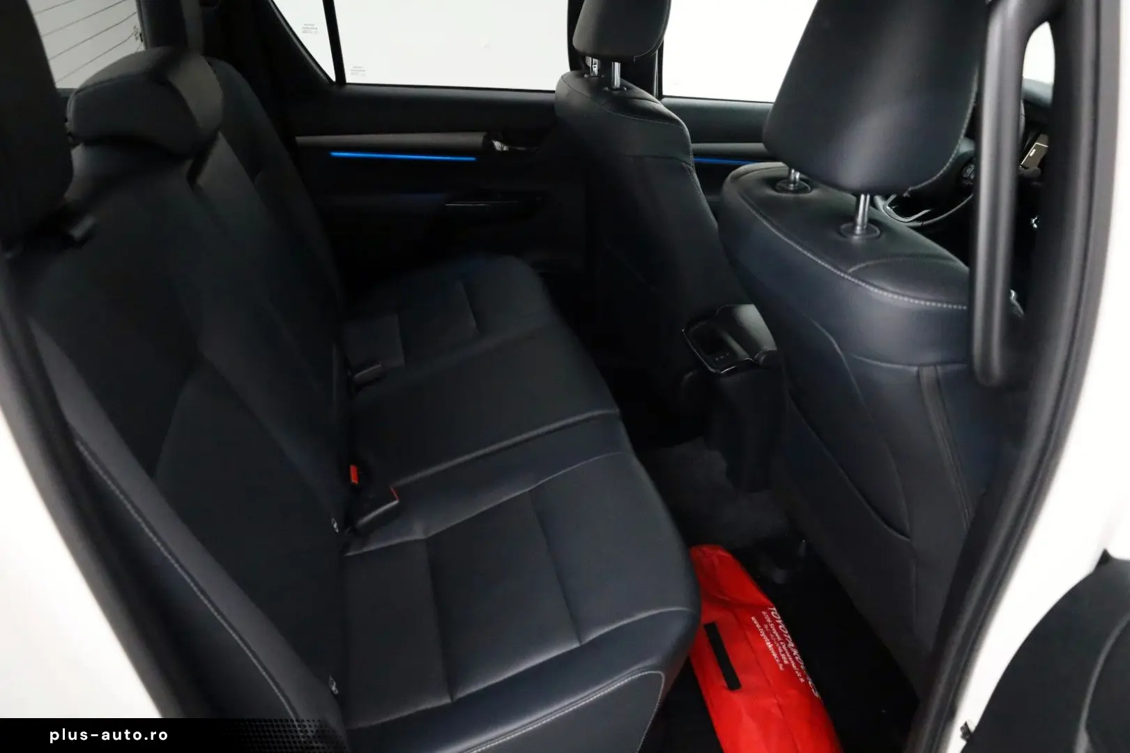 TOYOTA Hilux 2.8 D-4D 4x4 Invincible