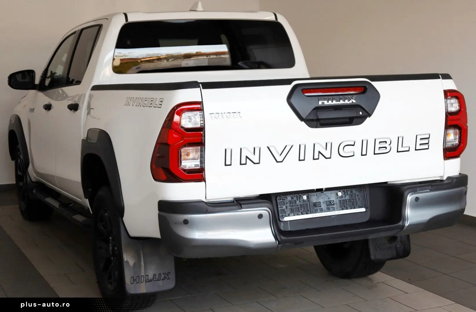 TOYOTA Hilux 2.8 D-4D 4x4 Invincible