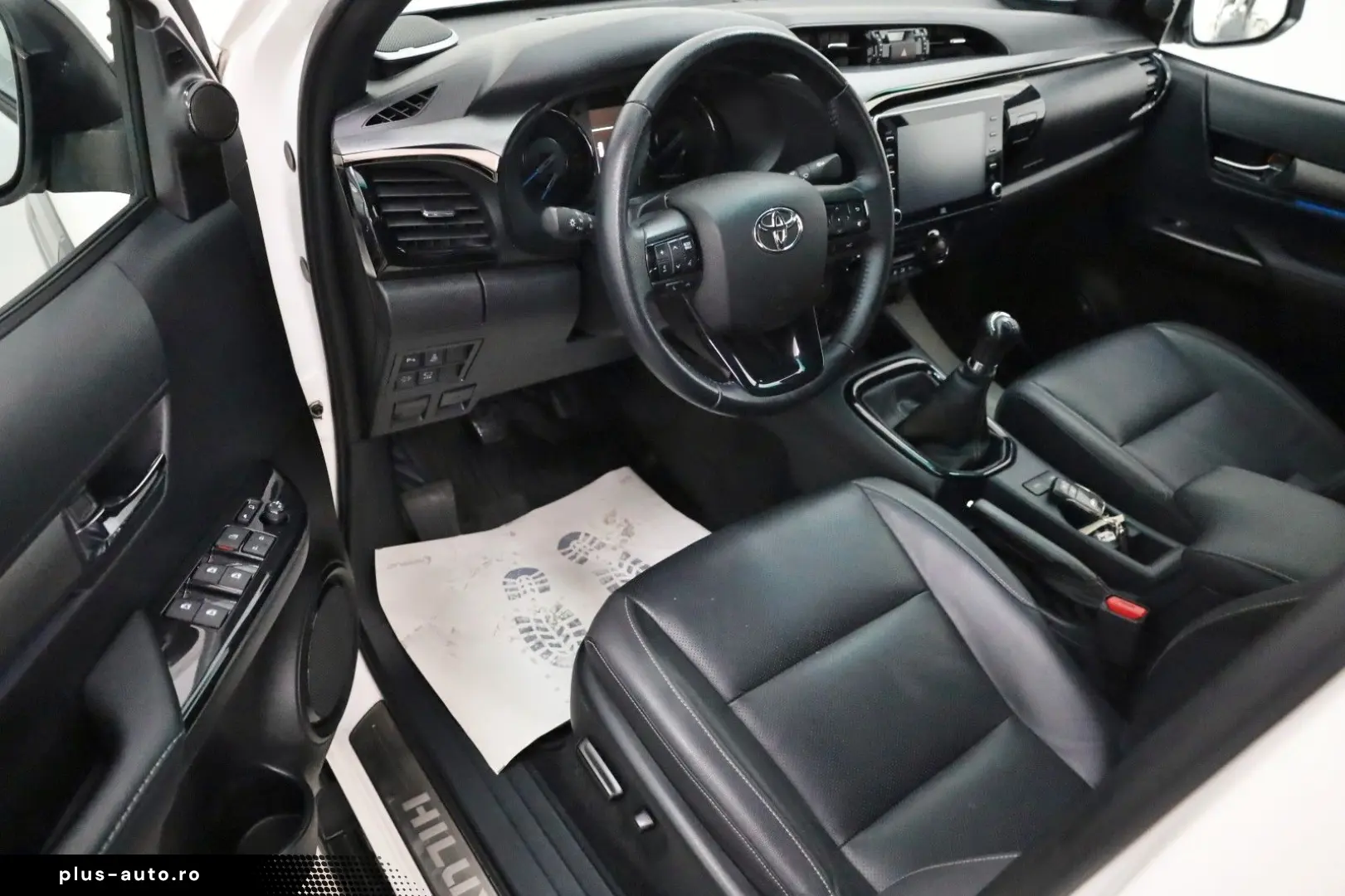 TOYOTA Hilux 2.8 D-4D 4x4 Invincible