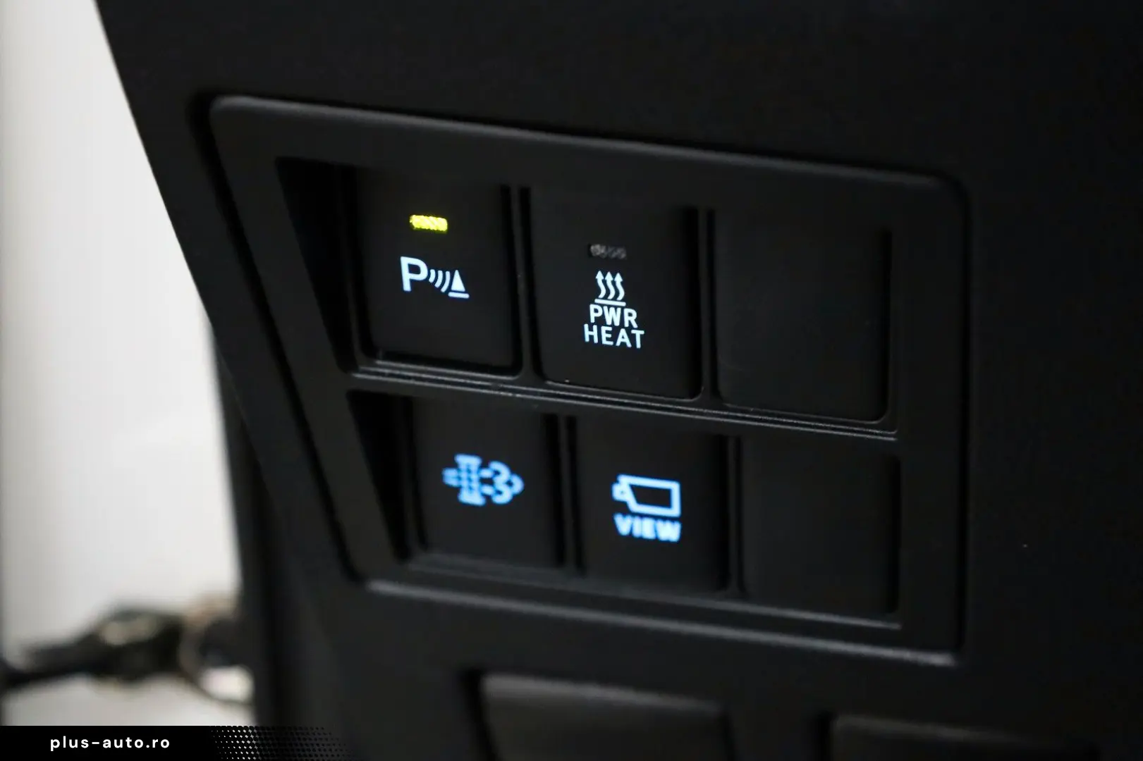 TOYOTA Hilux 2.8 D-4D 4x4 Invincible