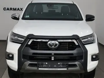 TOYOTA Hilux 2.8 D-4D 4x4 Invincible