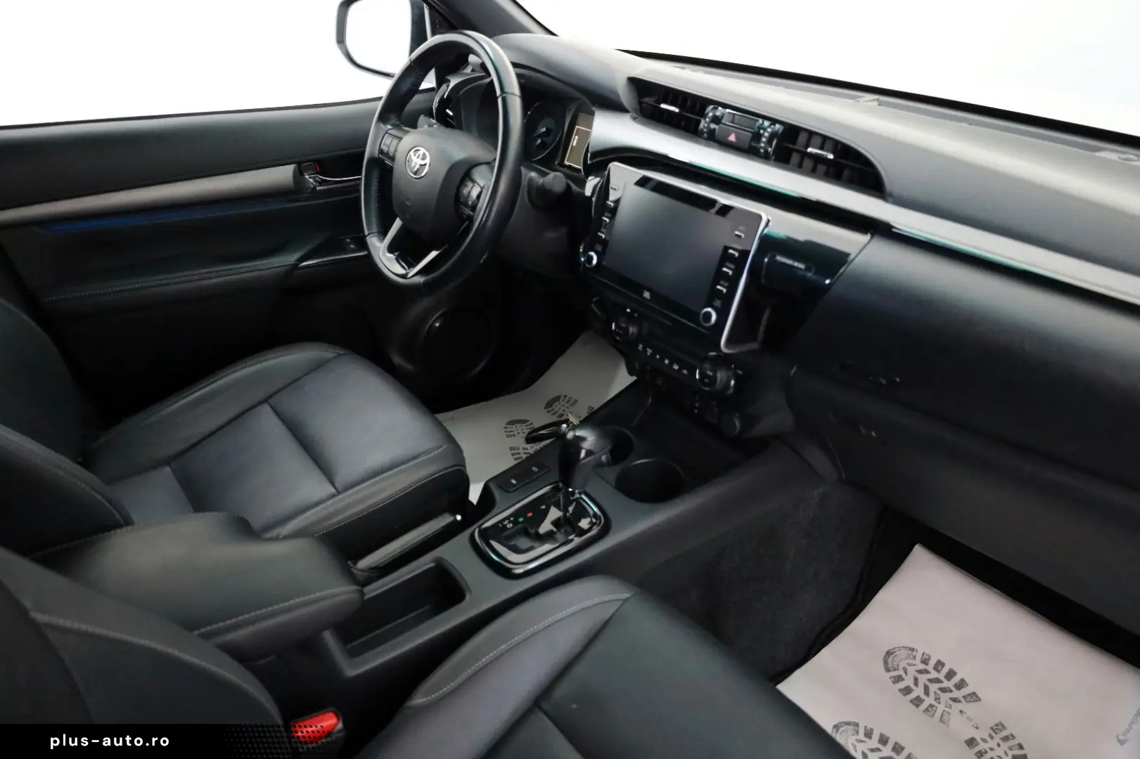 TOYOTA Hilux 2.8 D-4D 4x4 Invincible Sport