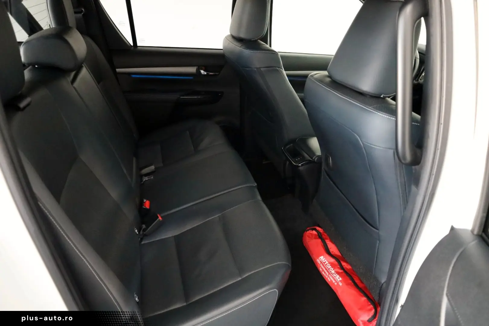 TOYOTA Hilux 2.8 D-4D 4x4 Invincible Sport