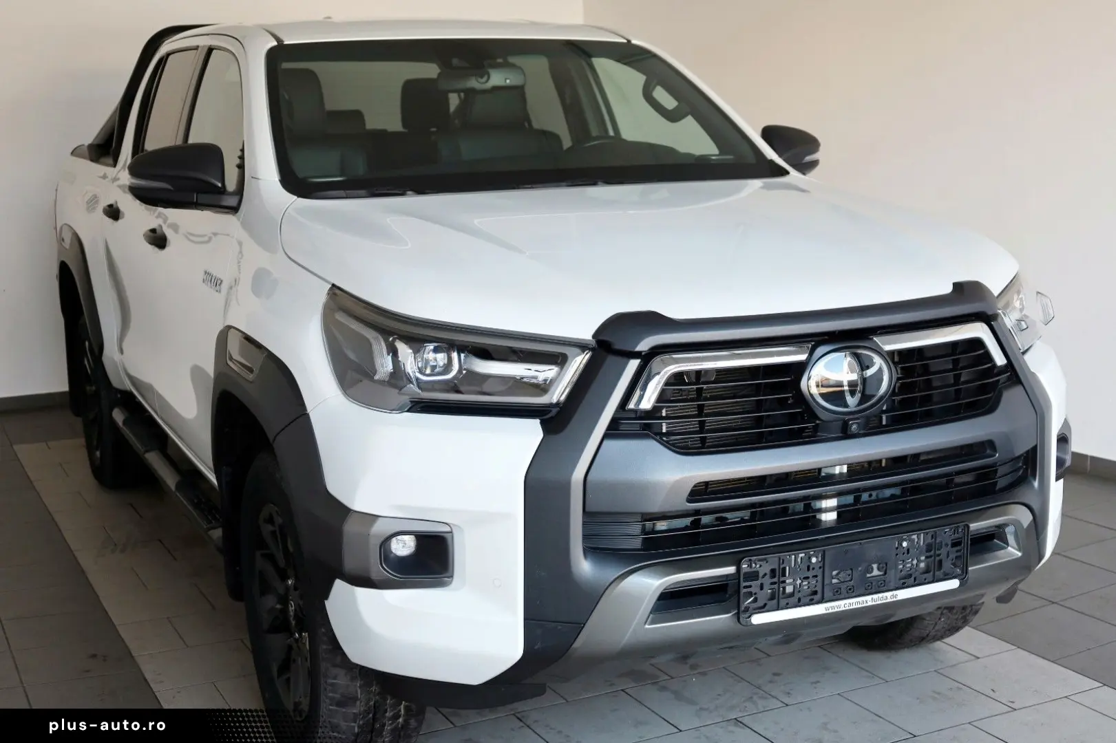 TOYOTA Hilux 2.8 D-4D 4x4 Invincible Sport