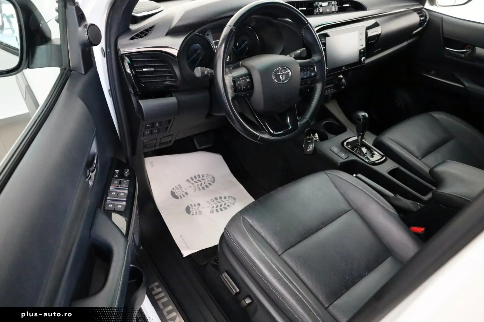 TOYOTA Hilux 2.8 D-4D 4x4 Invincible Sport