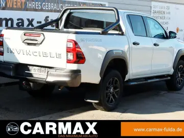 TOYOTA Hilux 2.8 D-4D 4x4 Invincible Sport