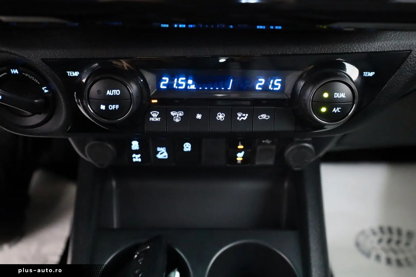 TOYOTA Hilux 2.8 D-4D 4x4 Invincible Sport