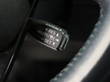 TOYOTA Hilux 2.8 D-4D 4x4 Invincible Sport