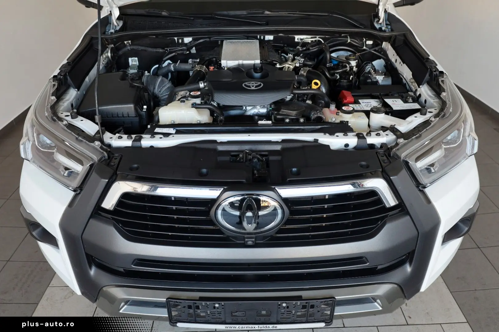 TOYOTA Hilux 2.8 D-4D 4x4 Invincible Sport