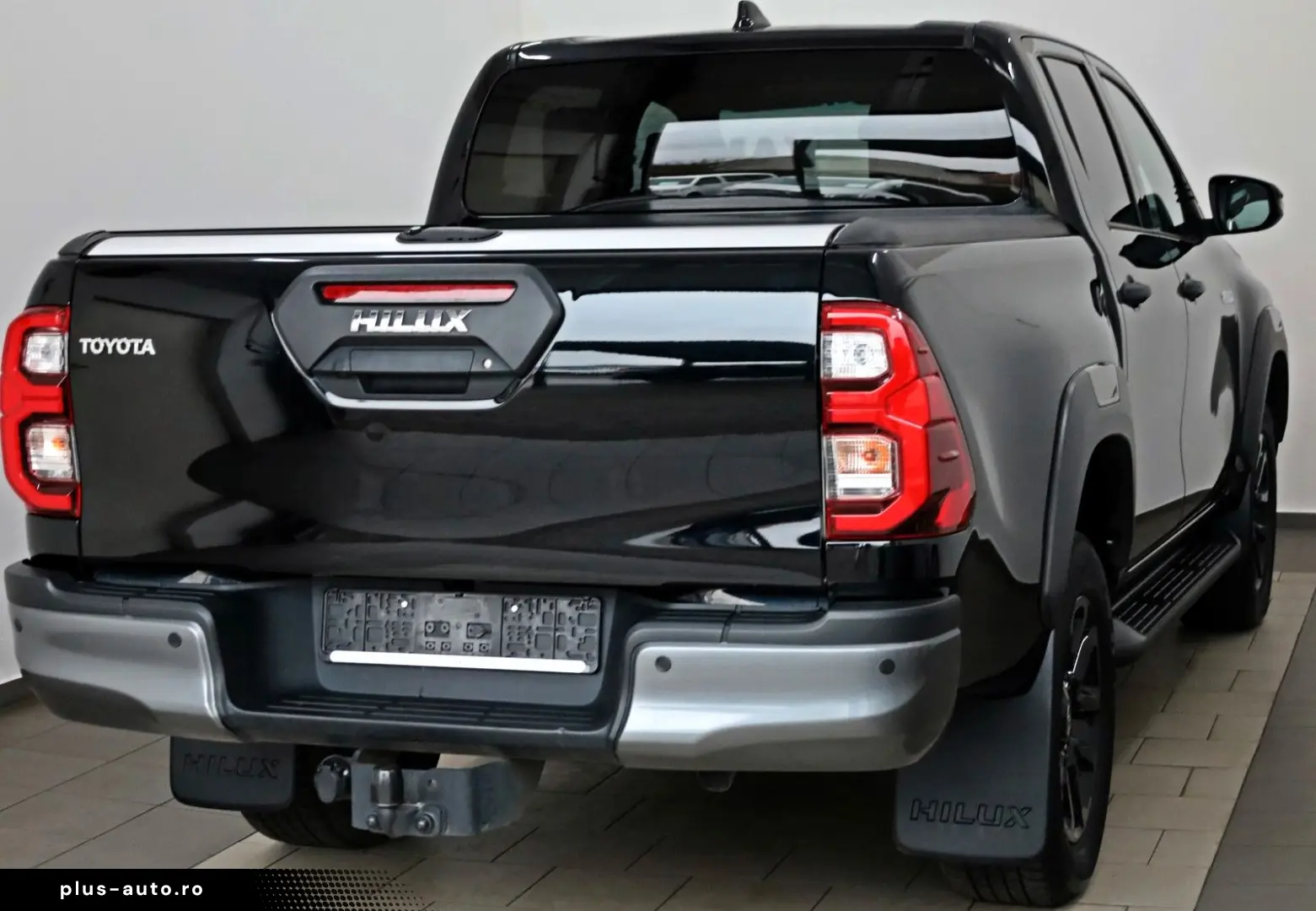 TOYOTA Hilux Double Cab Invincible