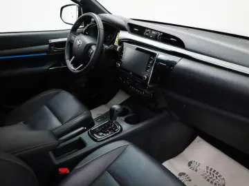 TOYOTA Hilux Double Cab Invincible