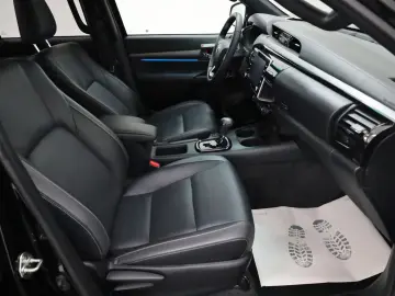 TOYOTA Hilux Double Cab Invincible