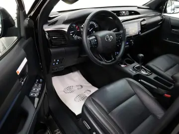 TOYOTA Hilux Double Cab Invincible