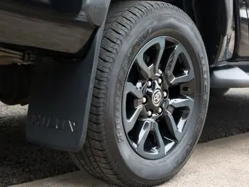 TOYOTA Hilux Double Cab Invincible