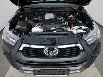 TOYOTA Hilux Double Cab Invincible