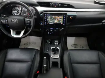 TOYOTA Hilux 2.8 Executive