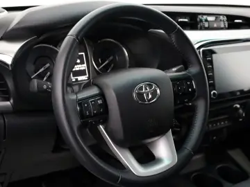 TOYOTA Hilux 2.8 Executive