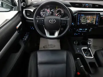 TOYOTA Hilux 2.8 Executive