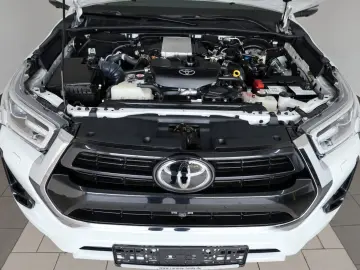 TOYOTA Hilux 2.8 Executive