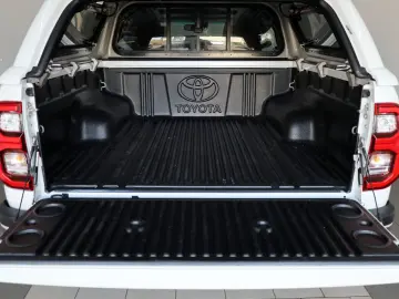 TOYOTA Hilux 2.8 Executive