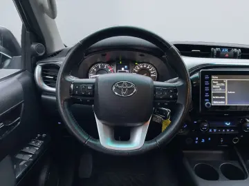 TOYOTA Hilux 4x4 Double Cab Comfort