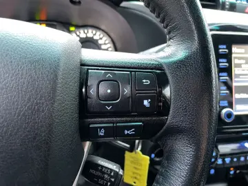 TOYOTA Hilux 4x4 Double Cab Comfort