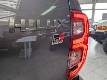 TOYOTA Hilux Double Cab GR Sport 4x4