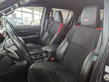 TOYOTA Hilux Double Cab GR Sport 4x4