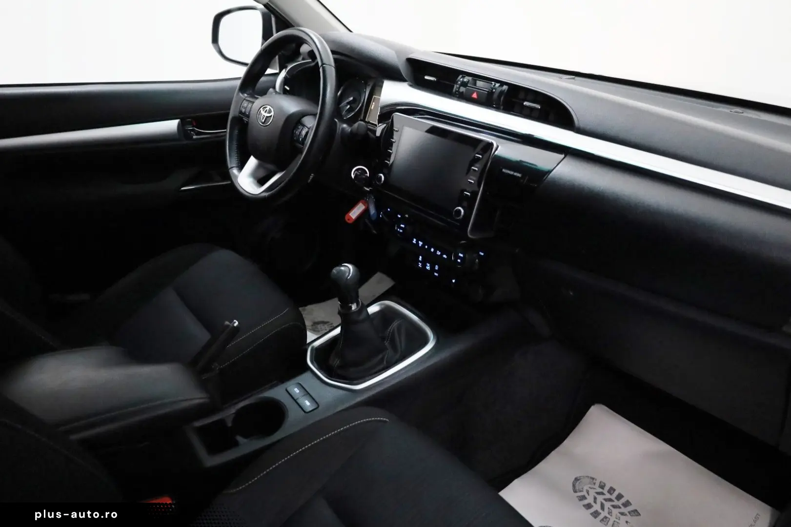 TOYOTA Hilux  2.8 D-4D