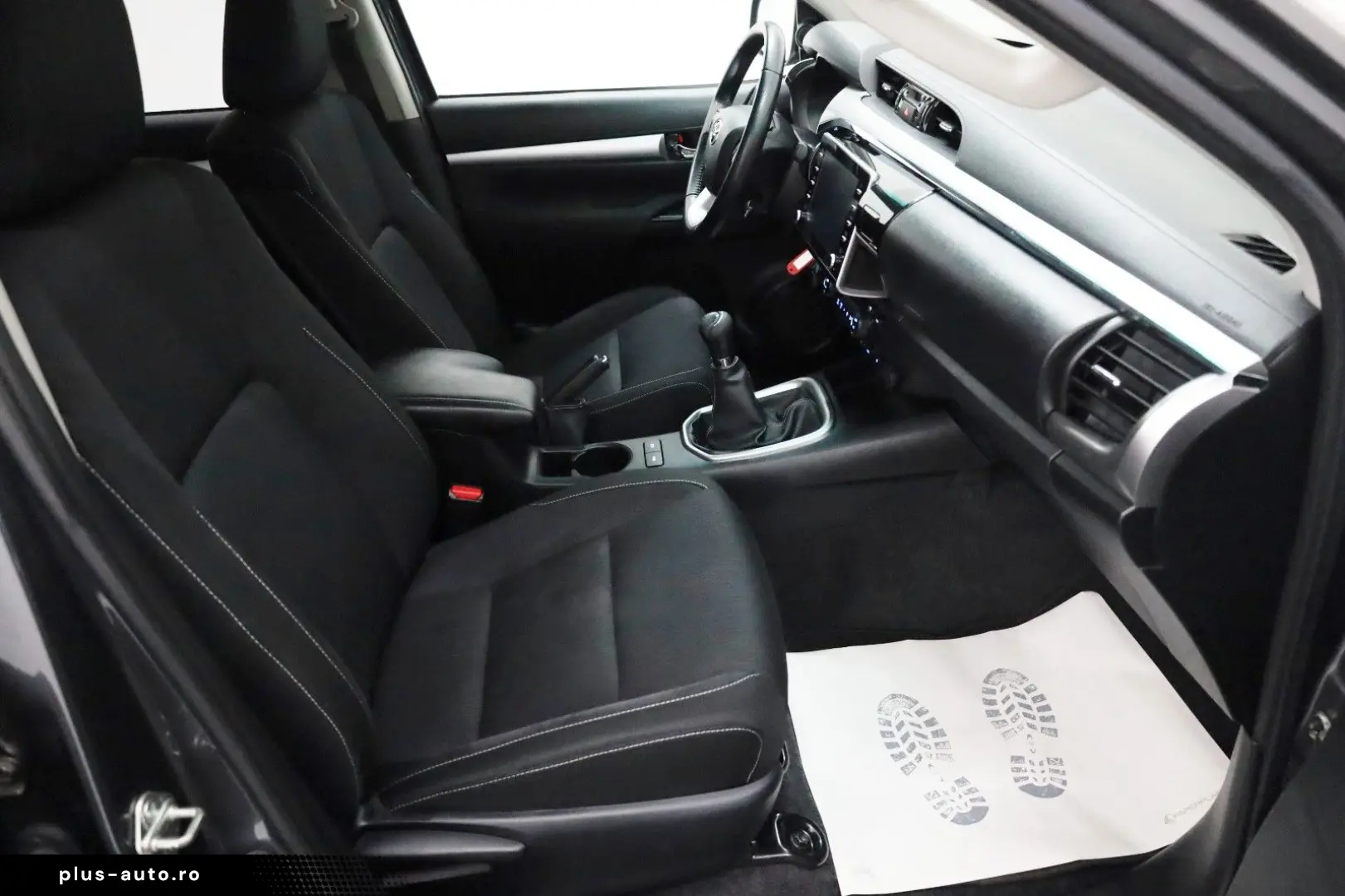 TOYOTA Hilux  2.8 D-4D